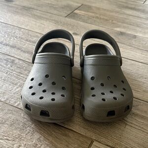 CROCS dark grey men’s 6/women’s 8
